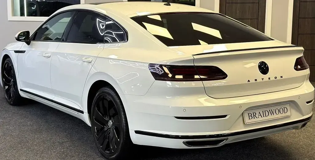 Used VW Arteon R-line 150 HP (110 kW) 2019 White Hatchback