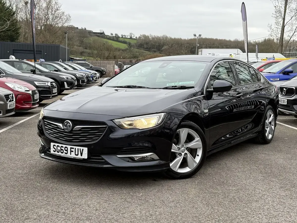 Used Vauxhall Insignia Sport 165 HP (121 kW) 2019 Blue Hatchback