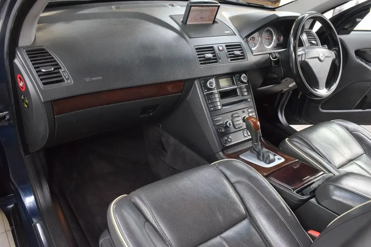 Used Volvo XC90 Executive 200 HP (147 kW) 2012 Blue SUV