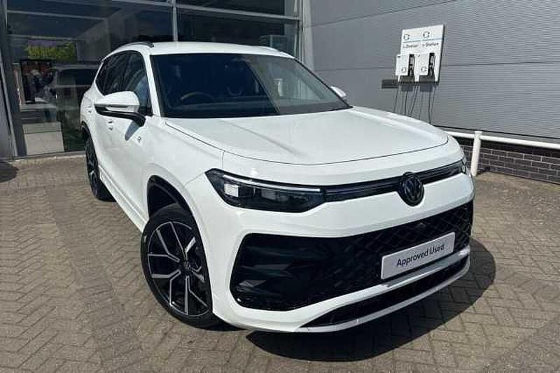 Used 2025 VW Tayron R-line SUV | £39,989 (Fair price) - Image 1/4