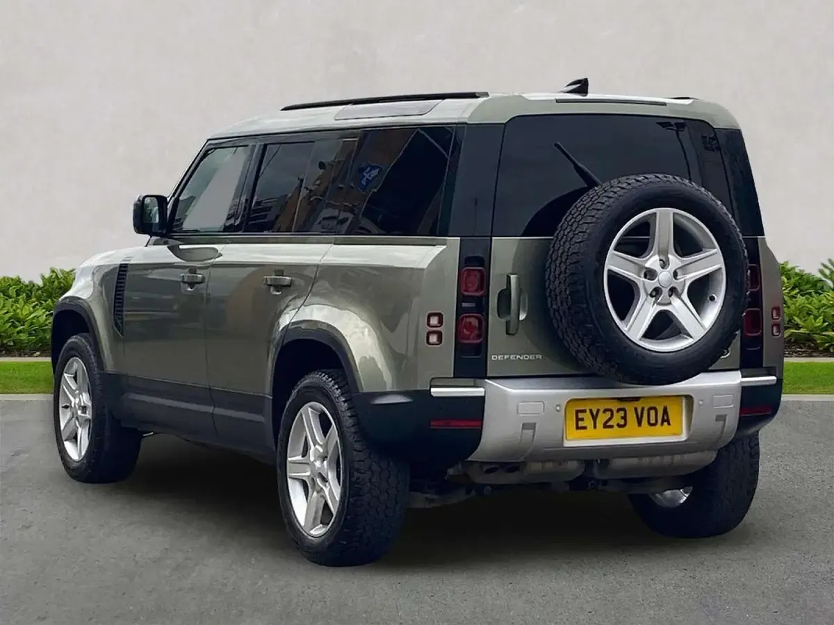 Used Land Rover Defender SE 2023 Green SUV