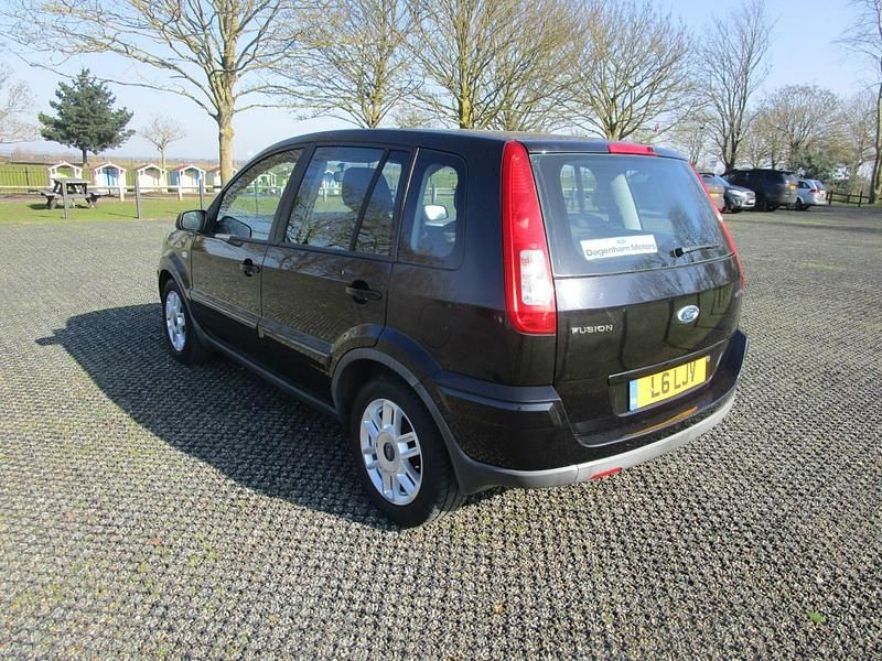 Used Ford Fusion Zetec 101 HP (74 kW) 2008 Black Hatchback