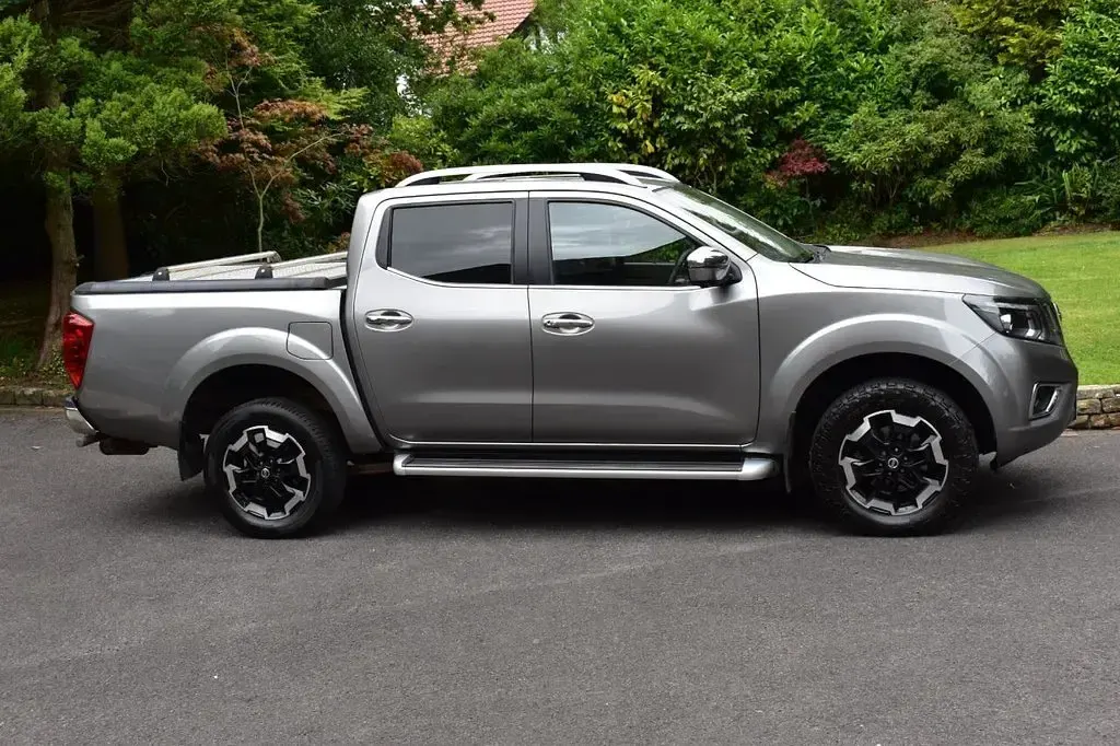 Used Nissan Navara Tekna 190 HP (139 kW) 2020 Grey Pickup