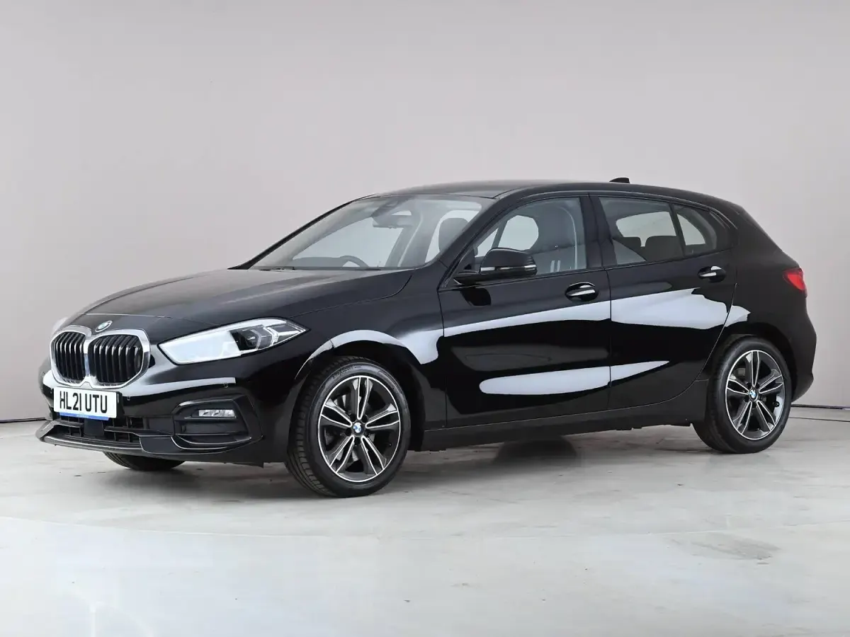 Used BMW 118 Sport Line 136 HP (100 kW) 2021 Black Hatchback