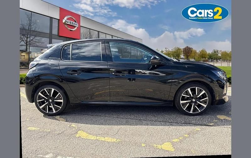 Used Peugeot 208 Allure Premium 101 HP (74 kW) 2020 Black Hatchback