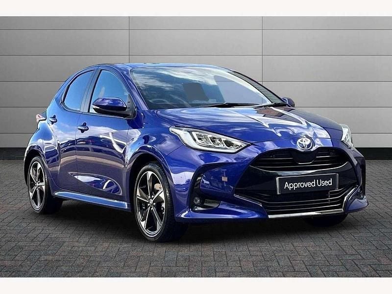 Blue Used 2025 Toyota Yaris Hybrid Hatchback | £25,595 (Fair price) - Image 1/2