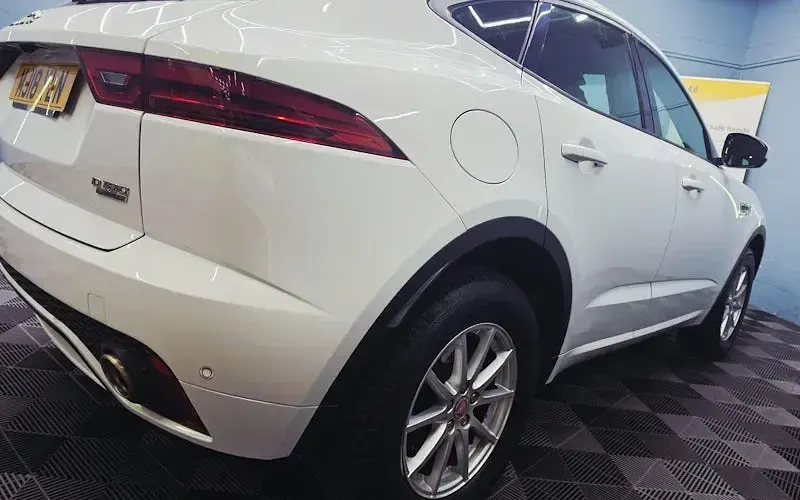 Used Jaguar E-Pace R-Dynamic 179 HP (131 kW) 2018 White SUV
