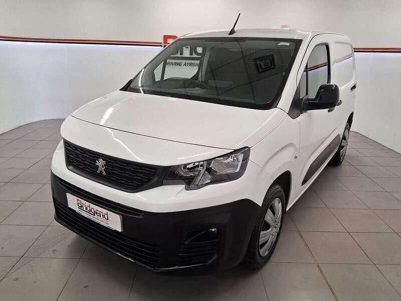 Used Peugeot Partner Premium 131 HP (96 kW) 2022 White MPV