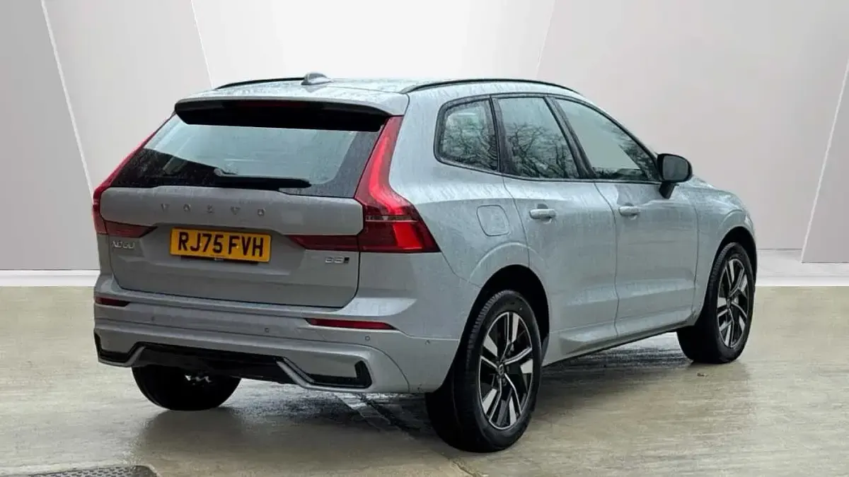 Used Volvo XC60 Plus 247 HP (181 kW) 2025 Grey SUV