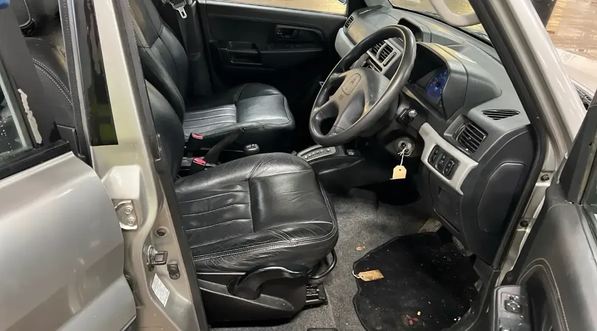 Used Mitsubishi Shogun Elegance 2002 Silver SUV