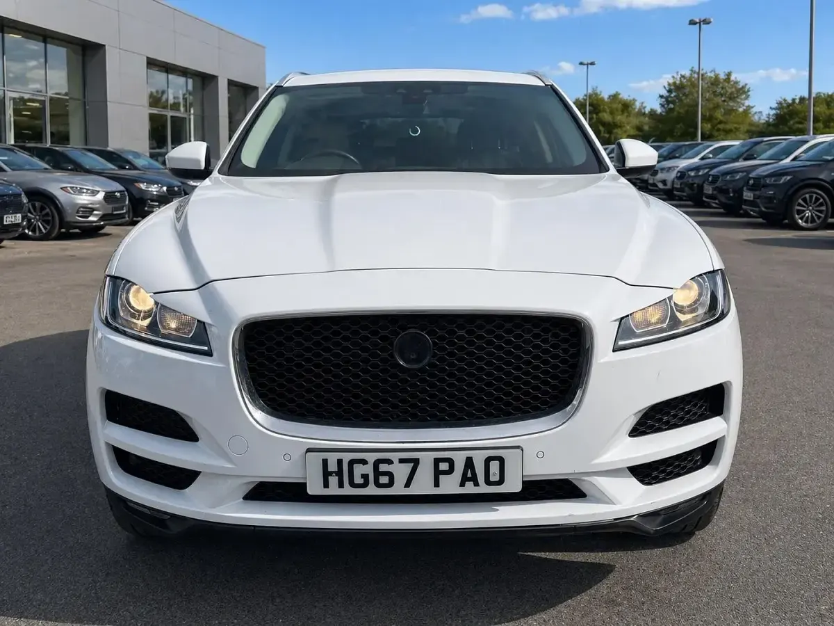 Używany Jaguar F-Pace Prestige 163 KM (119 kW) 2018 Biały SUV