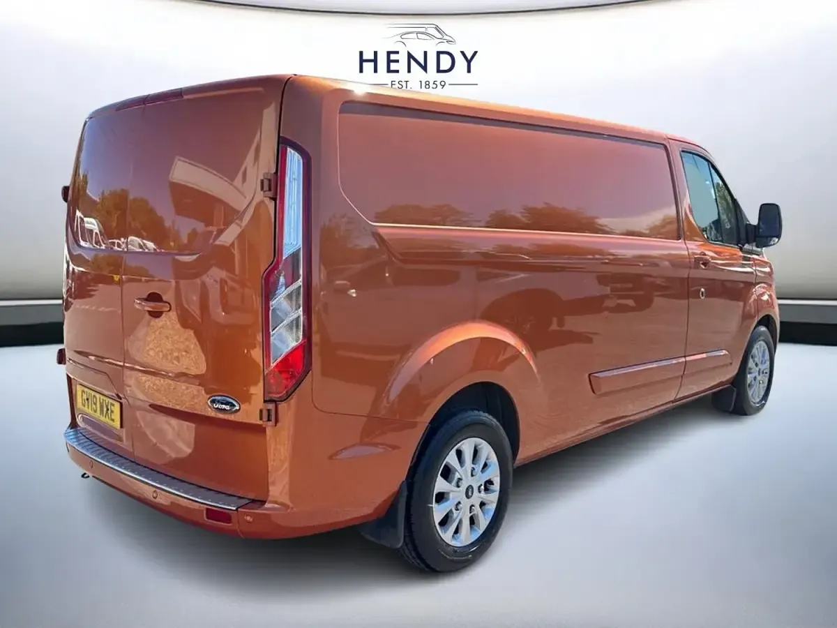 Used Ford Transit Custom Limited 170 HP (125 kW) 2019 Orange Van