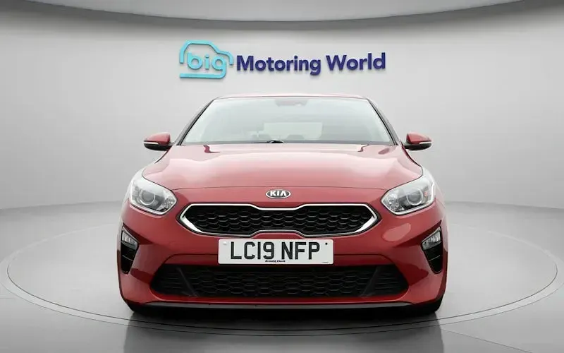 Used Kia Ceed 116 HP (85 kW) 2019 Red Hatchback