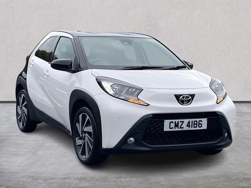 White Used 2023 Toyota Aygo Hatchback | £15,999 (Fair price) - Image 1/4