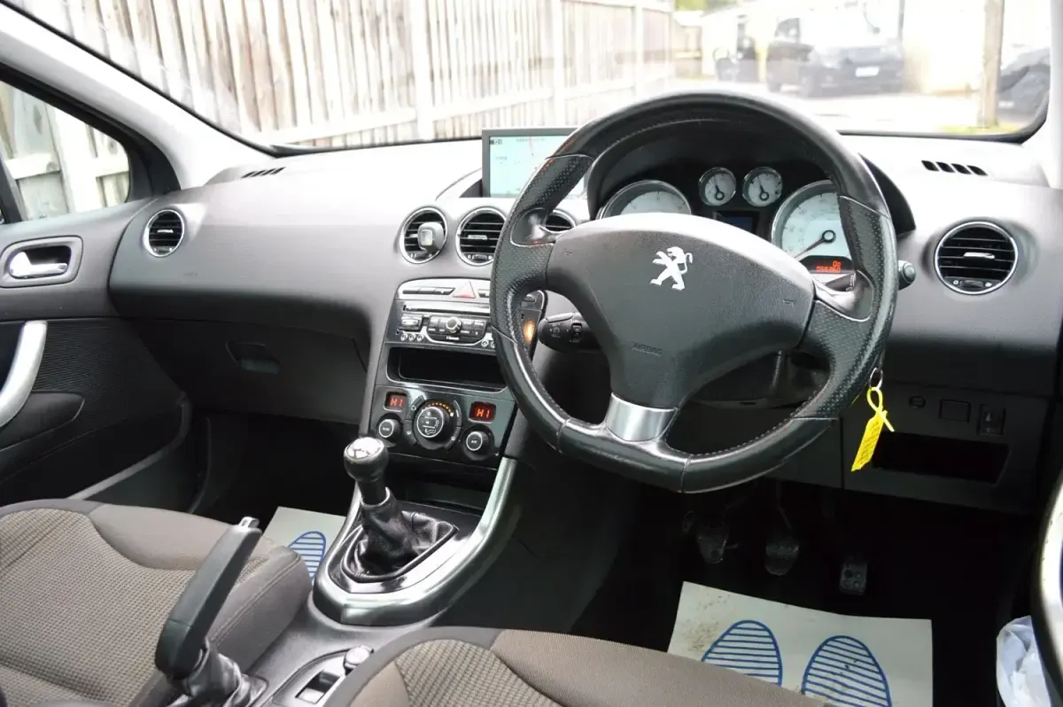 Usado Peugeot 308 Active 2013 Cinzento Citadino