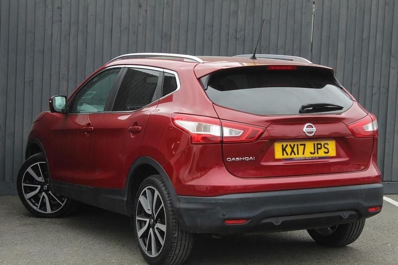 Used Nissan Qashqai Tekna 2017 Red SUV