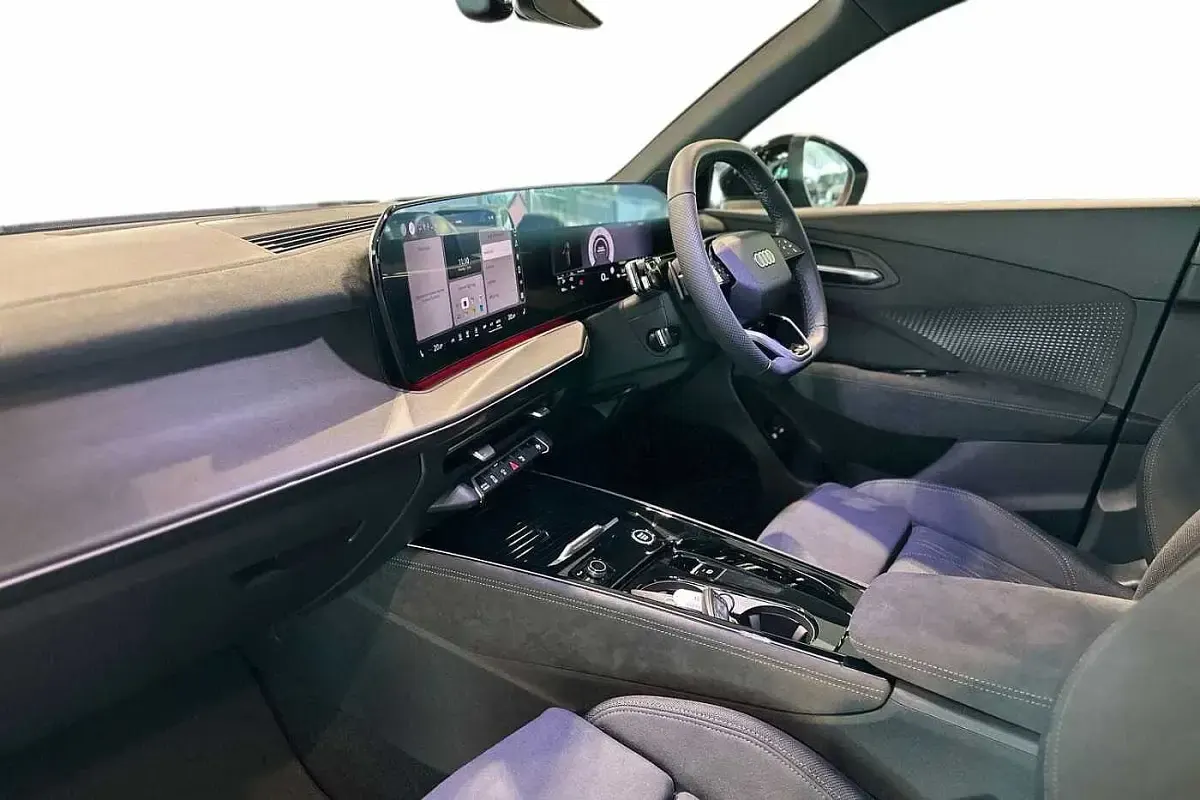 New Audi Q3 Comfort 2026 Sage green metallic SUV