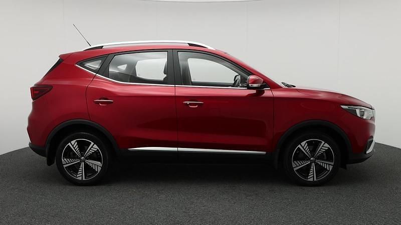 Used MG ZS Exclusive 105 kW (143 HP) 2021 Red Hatchback
