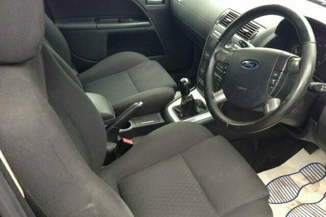 Używany Ford Mondeo 2005 Hatchback