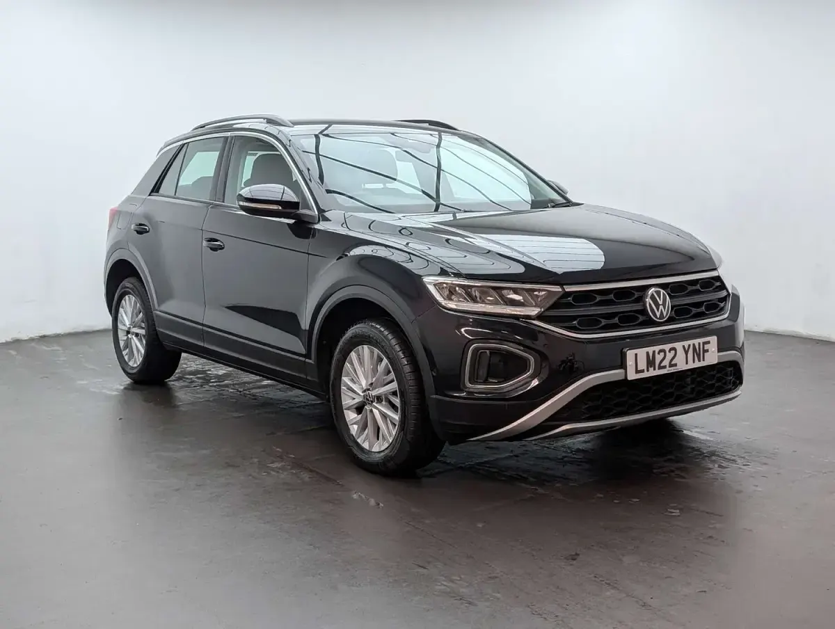 Used VW T-Roc Life 150 HP (110 kW) 2022 Black SUV