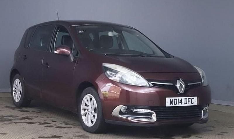 Red Used 2014 Renault Scénic III Dynamique MPV | £3,999 (Fair price) - Image 1/3