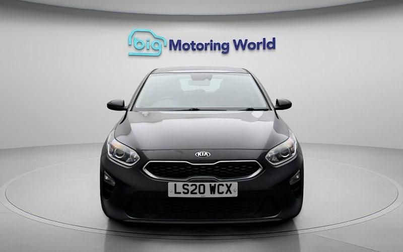 Usado Kia Ceed 120 HP (88 kW) 2020 Cinzento Citadino