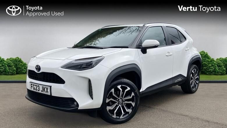 Used Toyota Yaris Hybrid Design 116 HP (85 kW) 2023 Estate