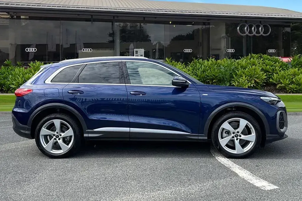 New Audi Q5 S-Line 204 HP (150 kW) 2026 Blue SUV