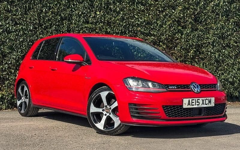 Used VW Golf VII GTI 220 HP (161 kW) 2015 Red Hatchback