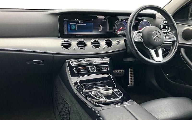 Käytetty Mercedes E200 Active 184 HP (135 kW) 2019 Musta Farmari