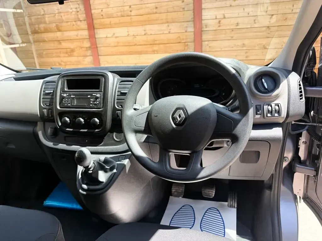 Used Renault Trafic Business 2019 Grey MPV