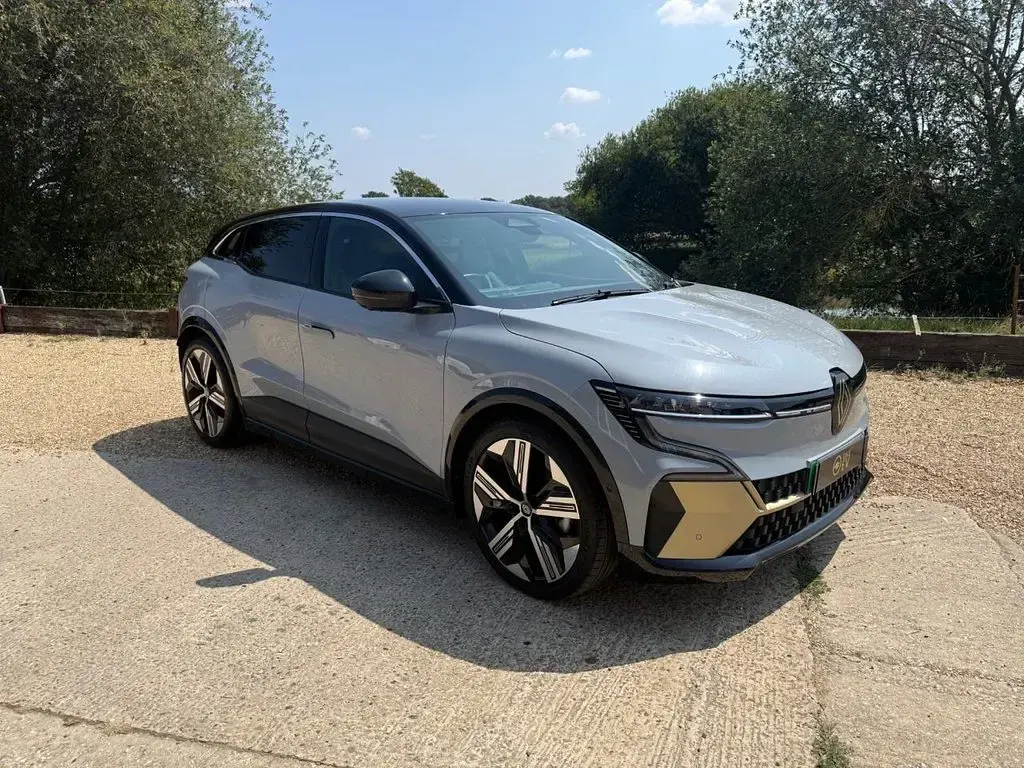 Used Renault Megane E-Tech Iconic 161 kW (220 HP) 2023 Grey Hatchback