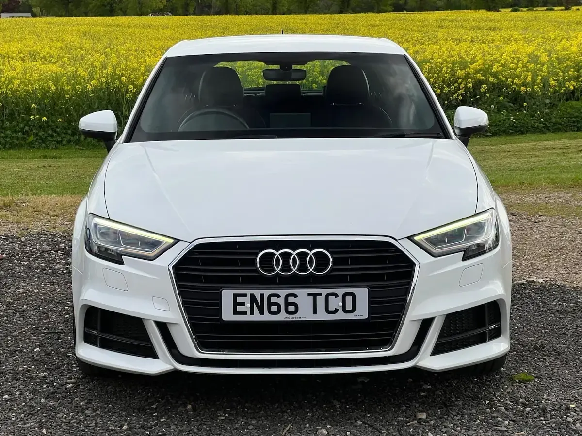 Used Audi A3 Sportback S-Line 150 HP (110 kW) 2017 White Hatchback