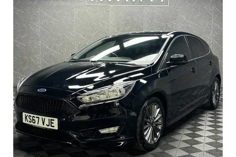 Second-hand Ford Focus ST-Line X 140 CP (102 kW) 2017 Negru Hatchback