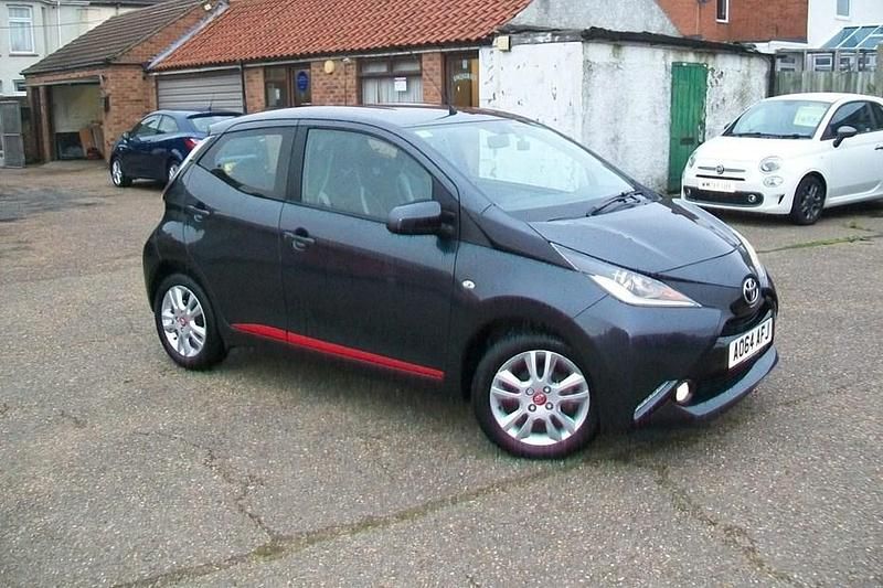 Used Toyota Aygo x-press 2014 Grey Hatchback