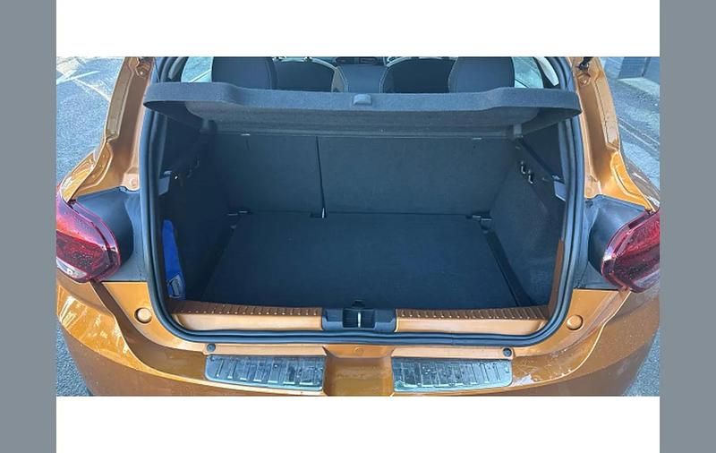 Used Dacia Sandero Prestige 90 HP (66 kW) 2022 Orange SUV