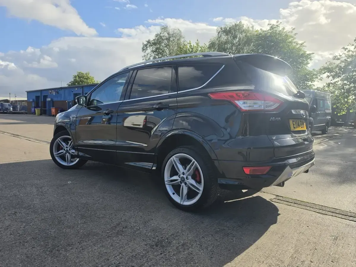 Käytetty Ford Kuga Titanium X 163 HP (119 kW) 2014 Musta Katumaasturi