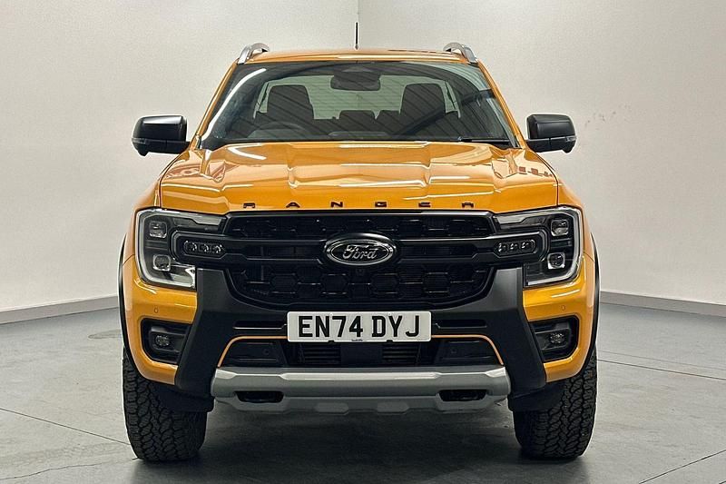 Used Ford Ranger Wildtrack 205 HP (150 kW) 2026 Orange Pickup
