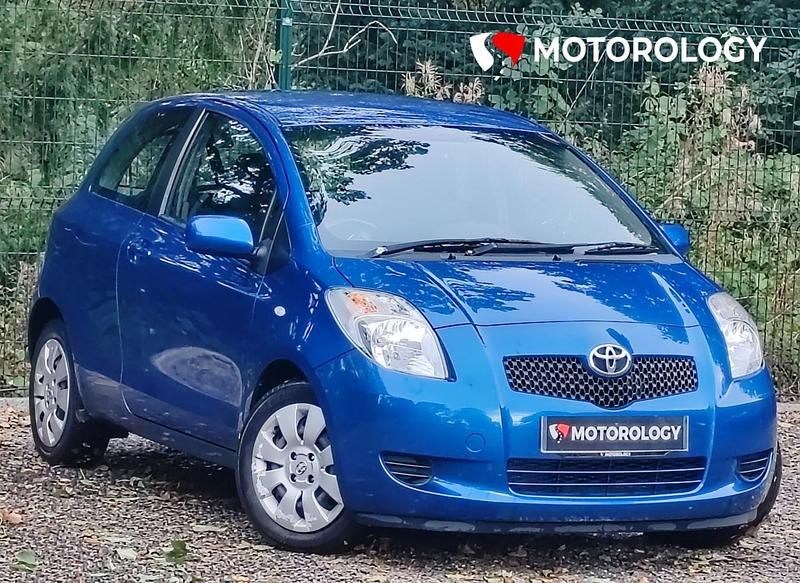 Blue Used 2006 Toyota Yaris T3 Hatchback | £750 (Good price) - Image 1/4
