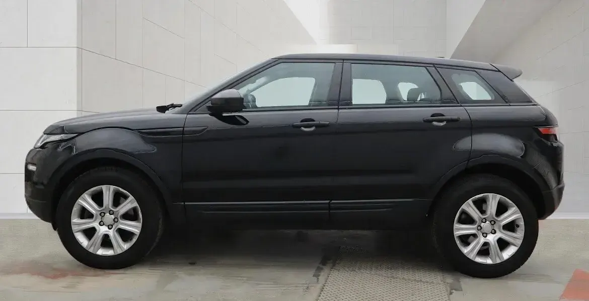 Used Land Rover Range Rover evoque SE 180 HP (132 kW) 2018 Black Estate