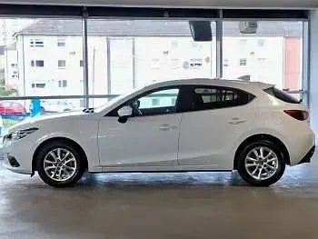 Used Mazda 3 120 HP (88 kW) 2016 White Hatchback