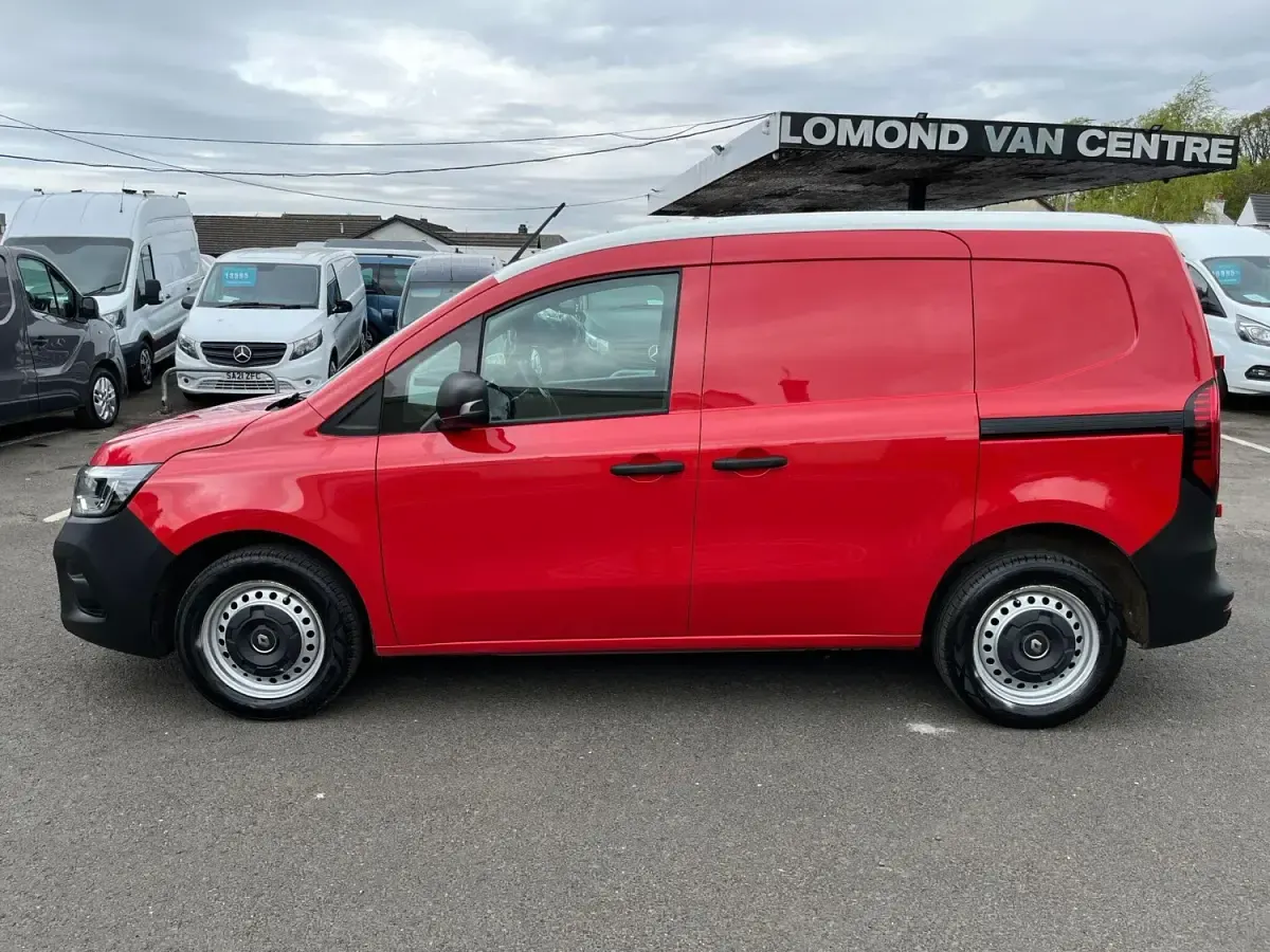 Używany Renault Kangoo 2023 Czerwony Minivan