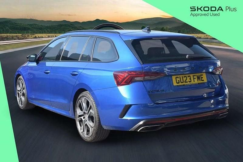 Used Skoda Octavia vRS 147 HP (108 kW) 2023 Race blue metallic Estate
