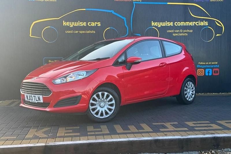 Used Ford Fiesta Style 82 HP (60 kW) 2013 Red Hatchback