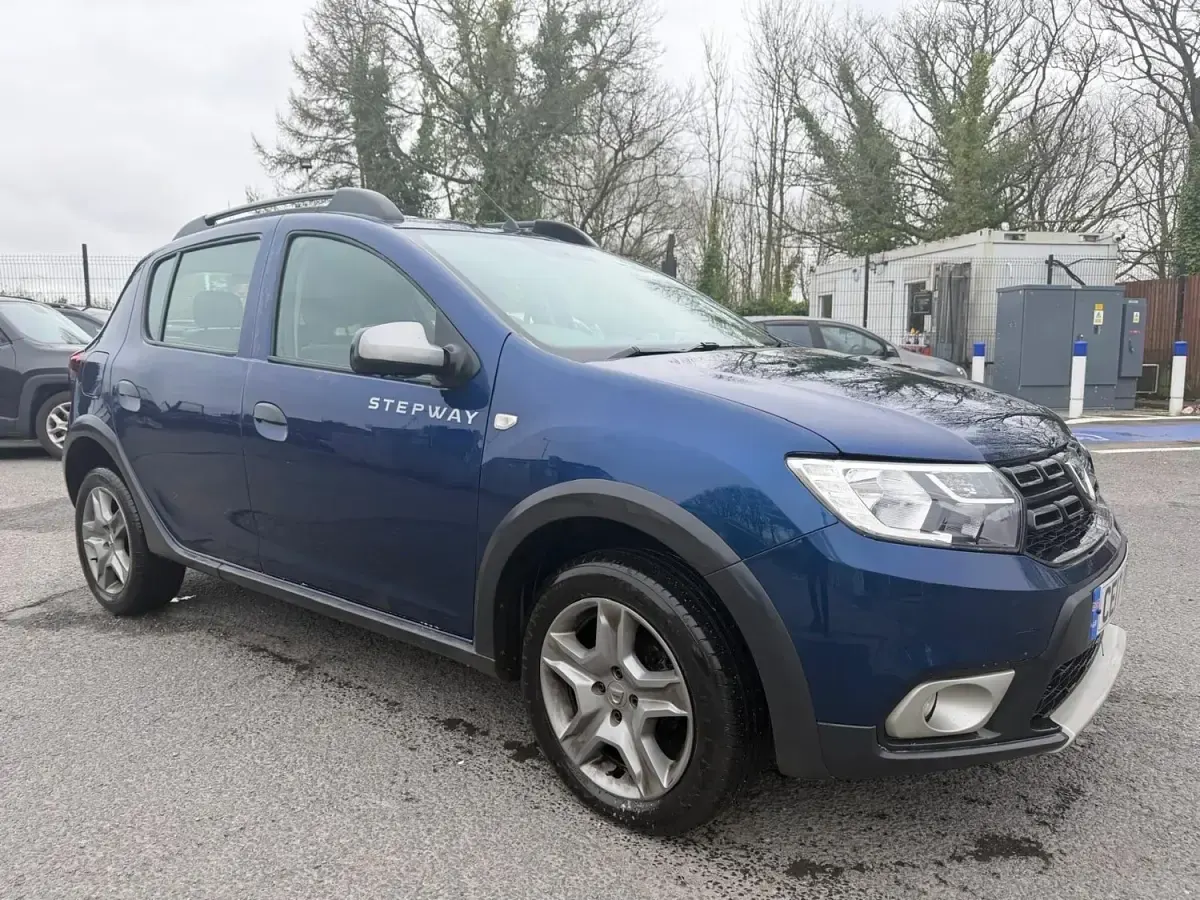 Gebraucht Dacia Sandero Ambiance 90 PS (66 kW) 2017 Blau Kleinwagen