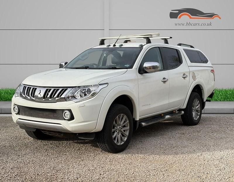 Used Mitsubishi L200 2016 White Pickup