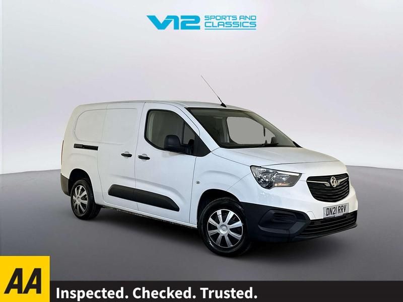 Used Vauxhall Combo 100 HP (73 kW) 2021 White MPV