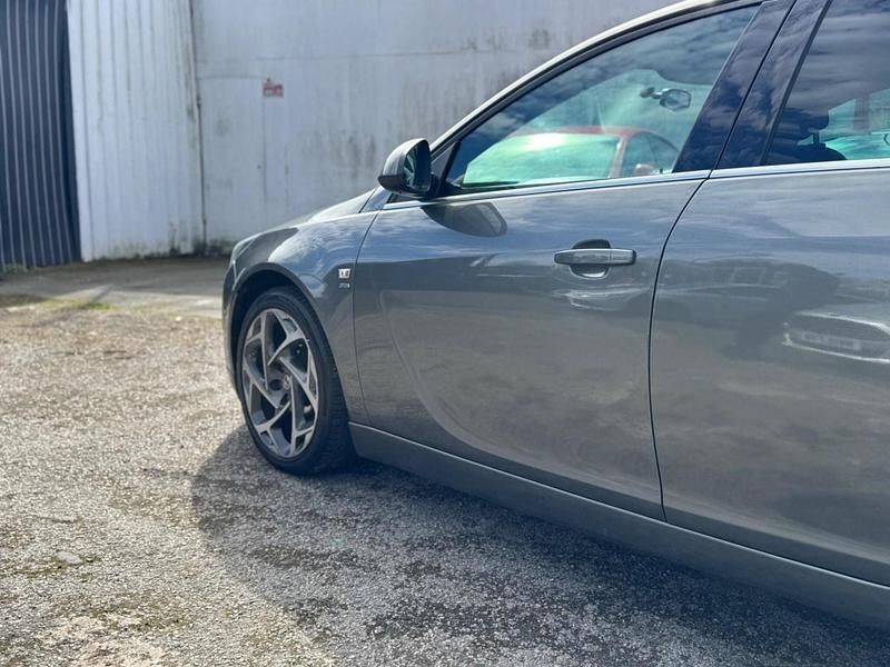 Used Vauxhall Insignia SRi 136 HP (100 kW) 2017 Grey Hatchback