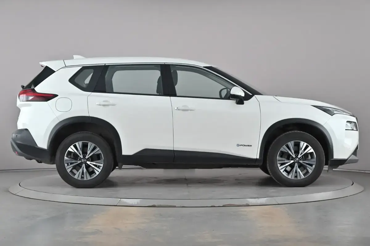 Used Nissan X-Trail Acenta Premium 204 HP (150 kW) 2023 White SUV