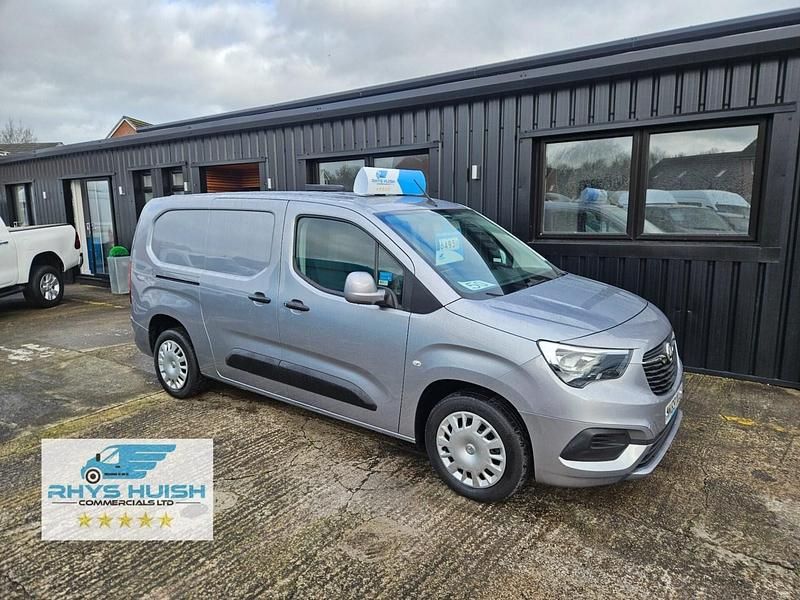 Used Vauxhall Combo Sportive 100 HP (73 kW) 2019 Grey MPV